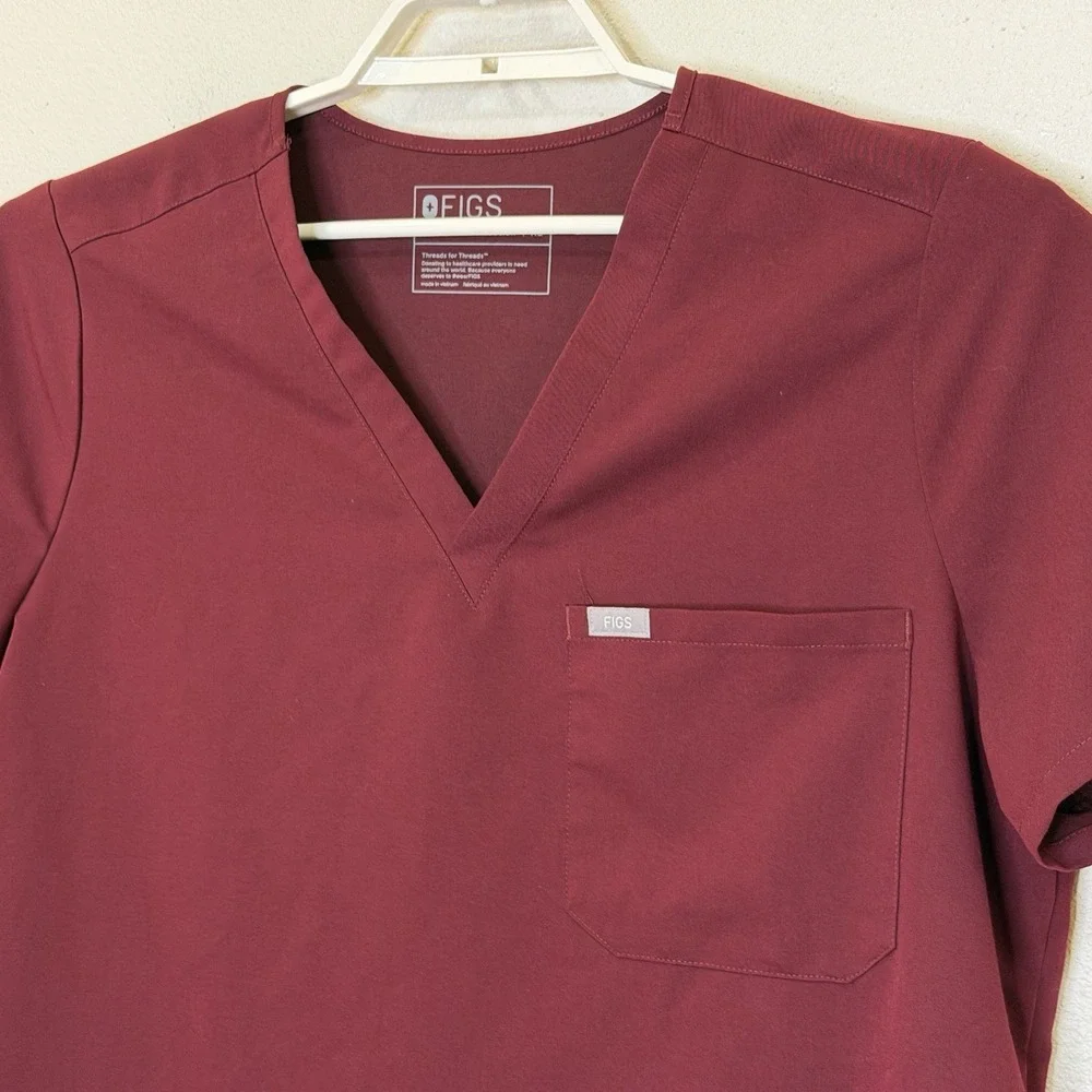 FIGS Technical Collection Scrub Top Womens XL Maroon V-Neck Short Sleeve FW1000